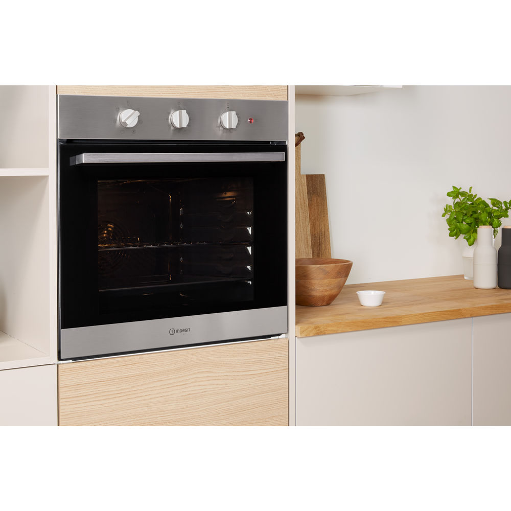 Ugradbena pećnica Indesit IFW6230 IX