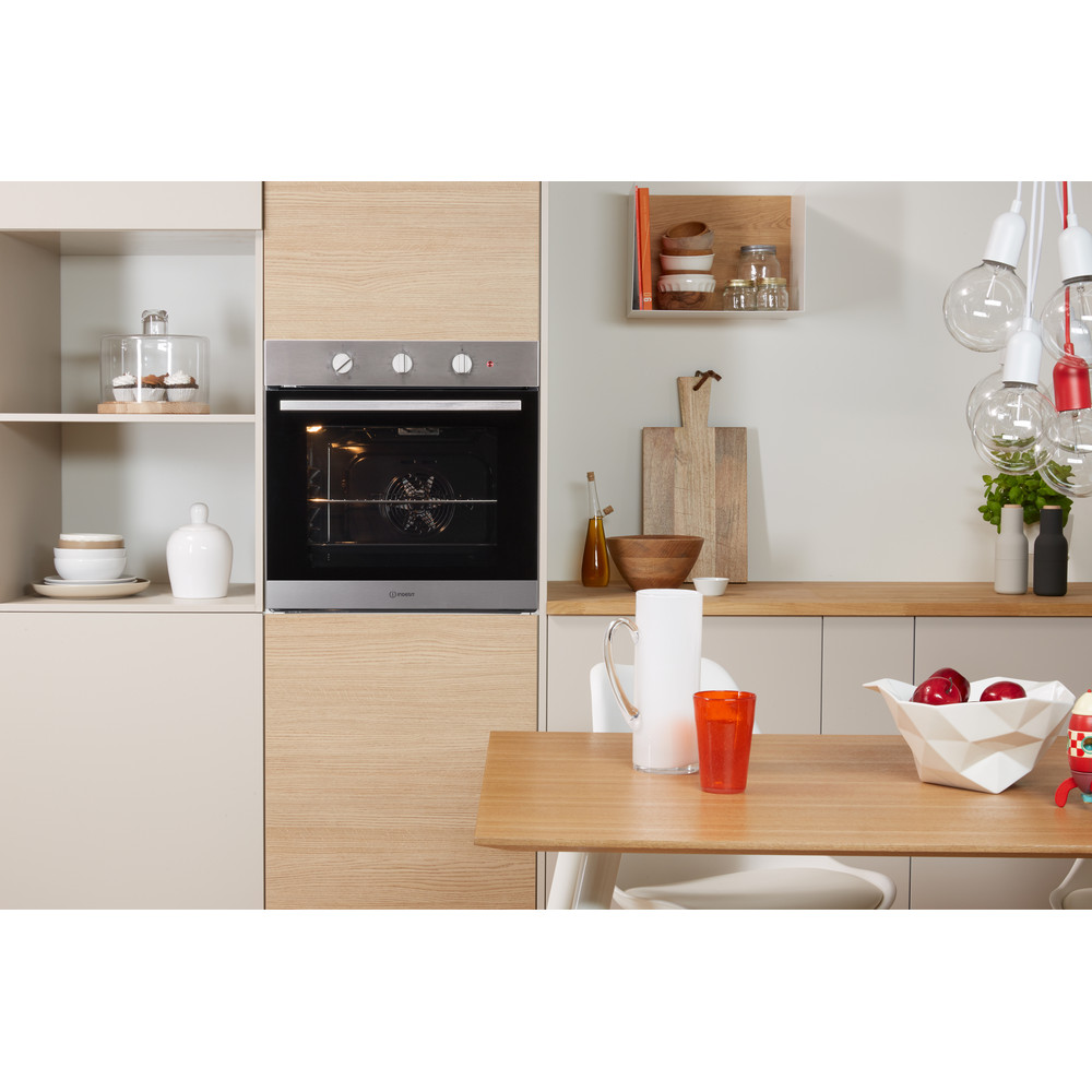 Ugradbena pećnica Indesit IFW6230 IX