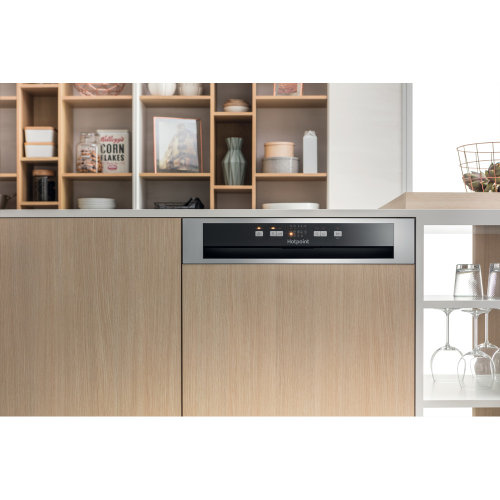Ugradbena mašina za suđe Ariston HBC 2B19 X