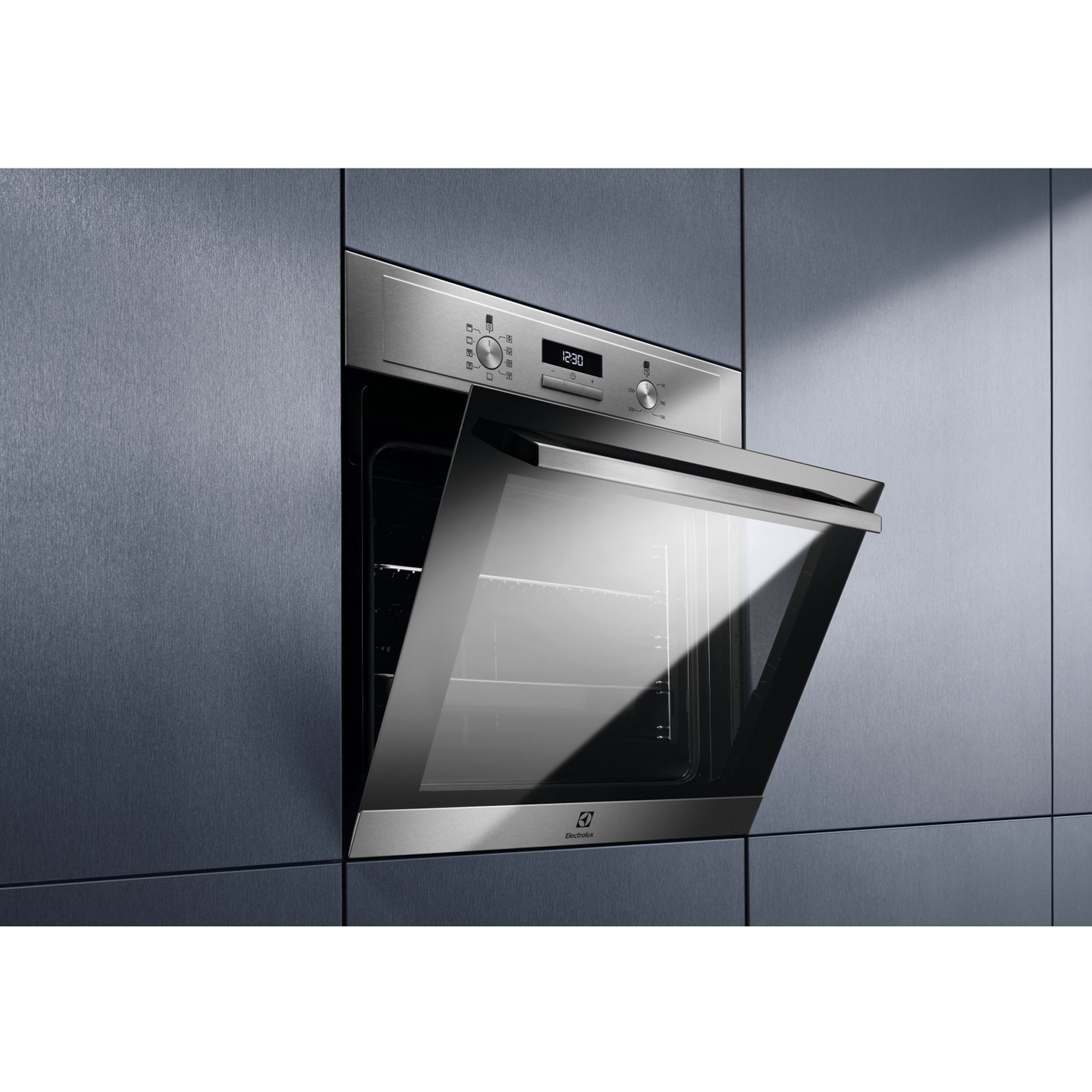 Ugradbena pećnica Electrolux EOF3H40BX