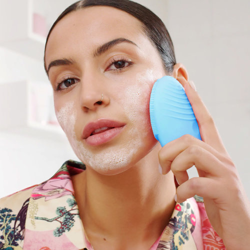 Uređaj za čišćenje lica Foreo Luna 3 Combination Skin