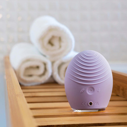 Uređaj za čišćenje lica Foreo Luna 4 Sensitive Skin