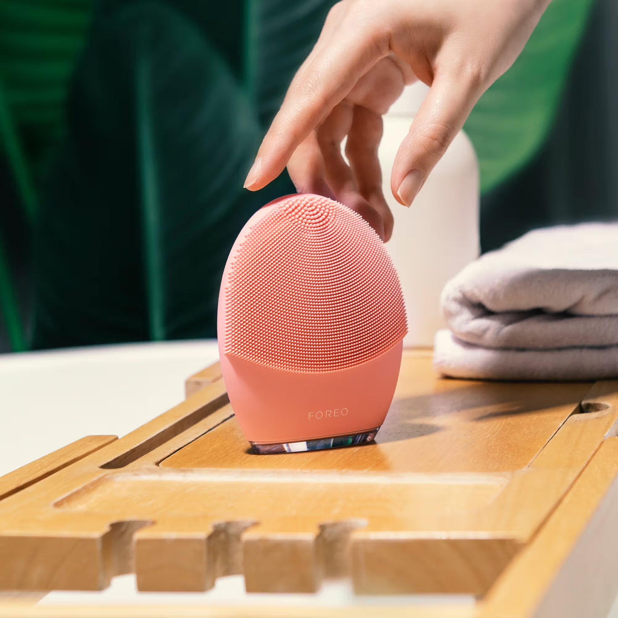 Uređaj za čišćenje lica Foreo Luna 4 Balanced Skin