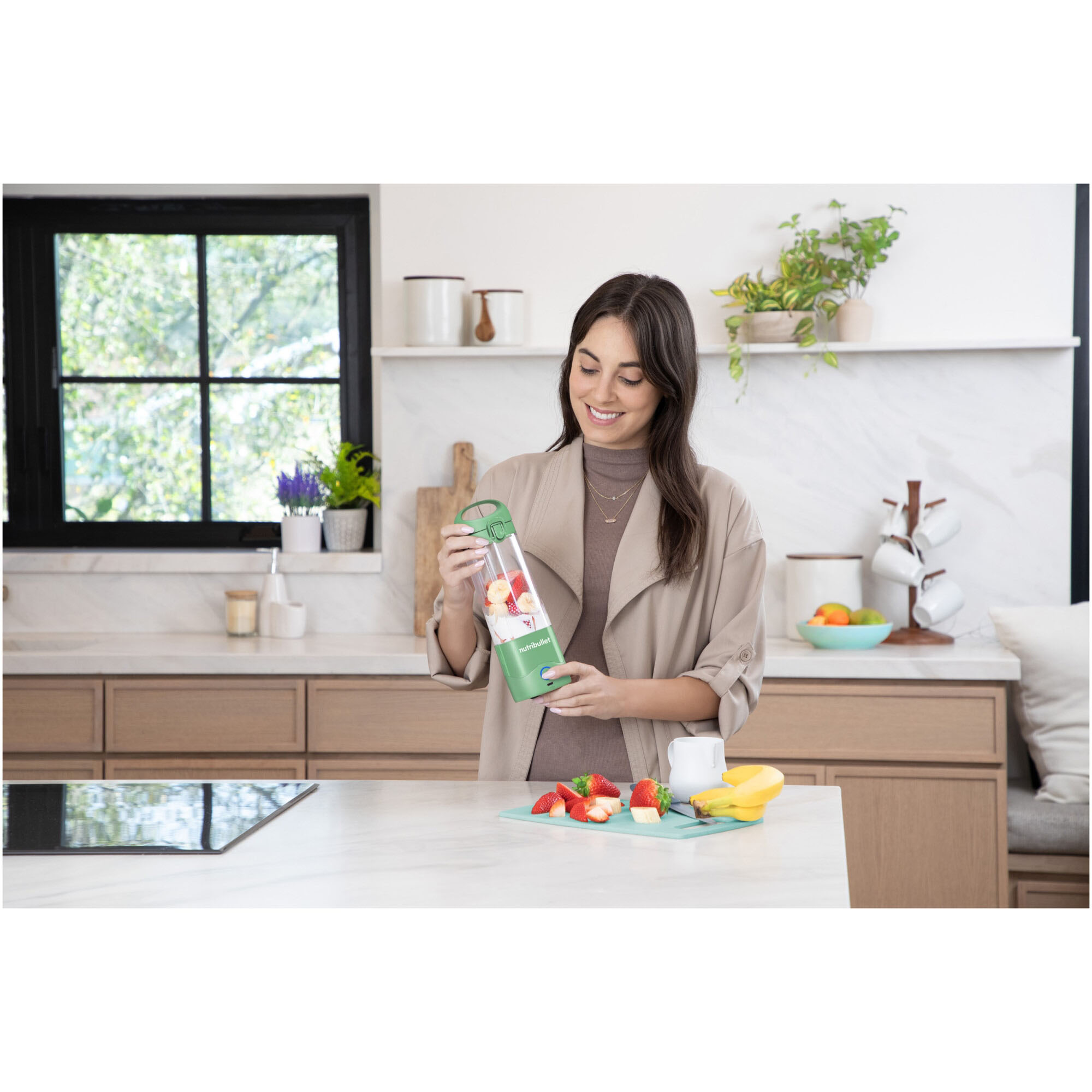 Ekstraktor-hranljivih-sastojaka-Nutribullet-Portable-NBP003LG