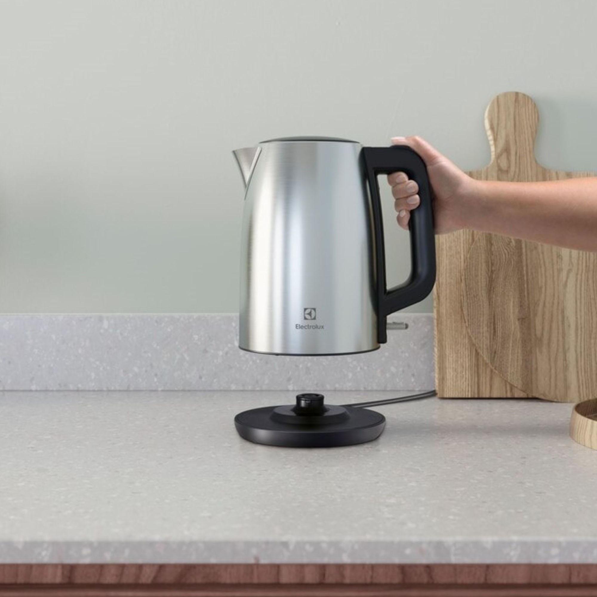 Kuhalo-za-vodu-Electrolux-E3K1-3ST