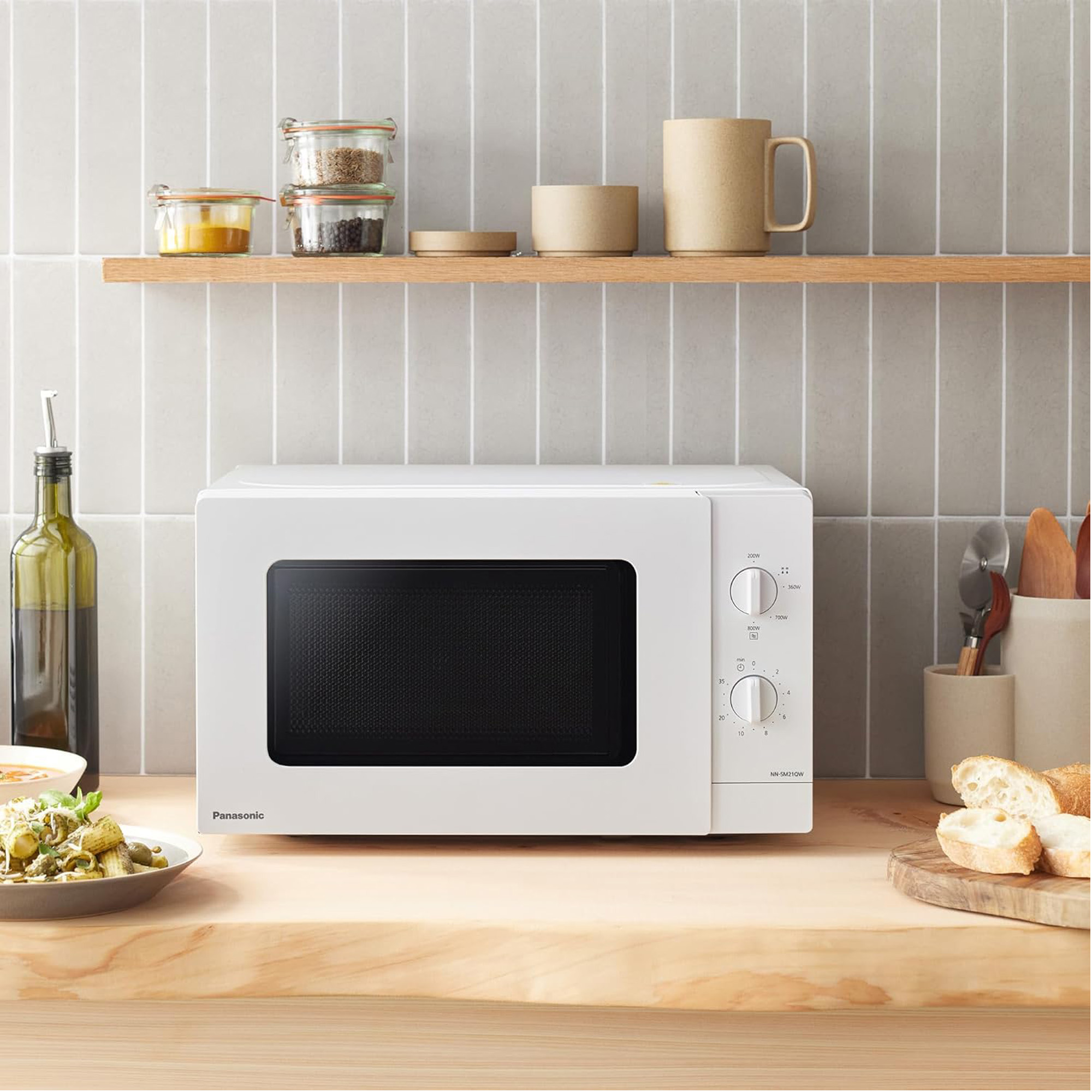 Mikrovalna-Panasonic-NN-SM21QWEPG-800W-20l